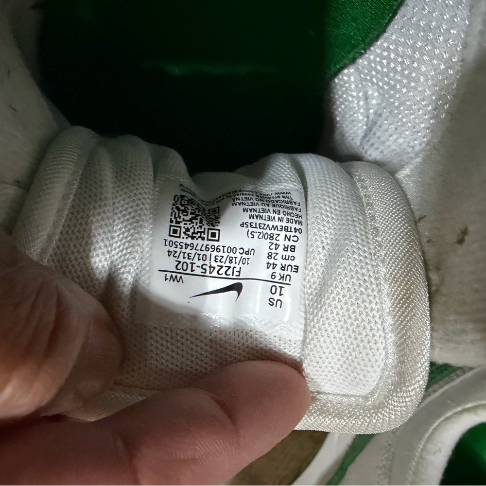 Nike Green and White Mens golf shoe - Picture 4 of 10